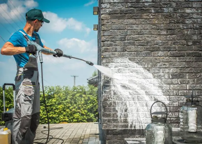 pressure cleaning services in Caloundra